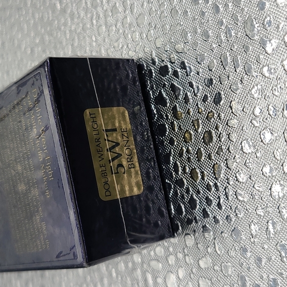 Estēe Lauder - Picture 3 of 6